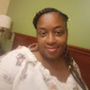 Meet your Posher, Khadija